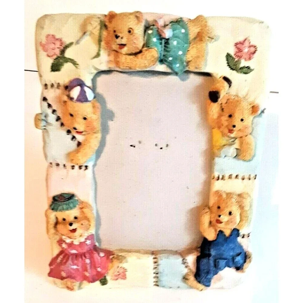 Picture Frame Bear Grandchildren Playing On Grandma's Quilt 4x6 Photo Vintage